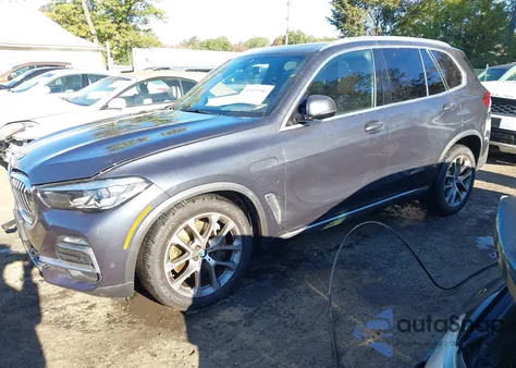 2021 BMW X5 Phev xDrive45E z USA, uszkodzony, nr VIN 5UXTA6C06M9F42425